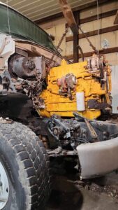 Semi Truck Engine Replacement: Placing new motor